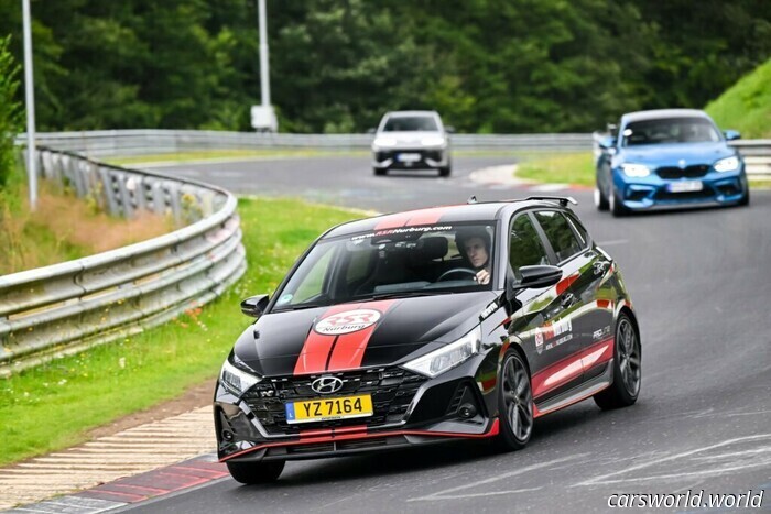 Nurburgring vieta moto da giri turistici dopo decenni di tensione / Carscoops